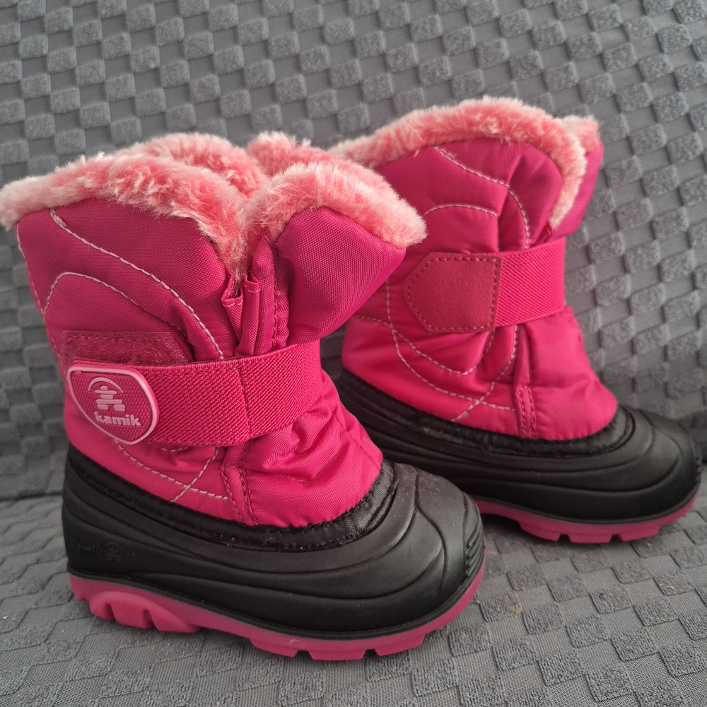Kamik Pink and Black Winter Snow Boots Snowbug Girl NK9040